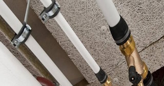 Замена труб водоснабжения в квартире: цена от 2067 руб. - СантехДомПтф